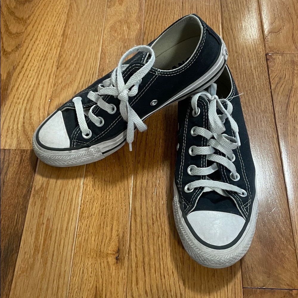 Converse Women’s Size 5.5